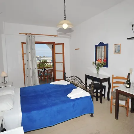 Sunflower Santorini 3* Kamári