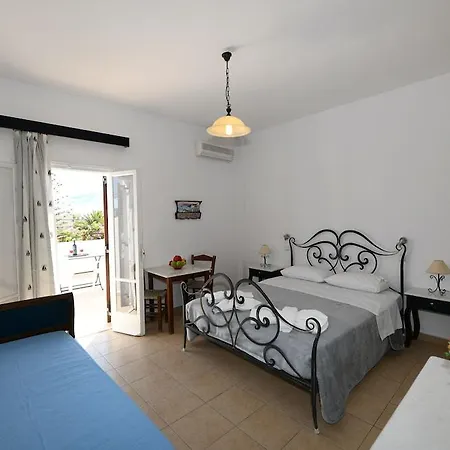 Sunflower Santorini 3* Kamári