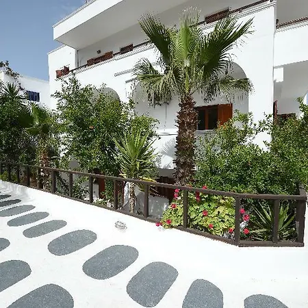 Sunflower Santorini Hotel Kamári